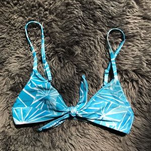 O’Neill Swim Top Size Small